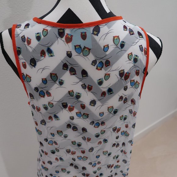 Sleeveless Top - Picture 5 of 7